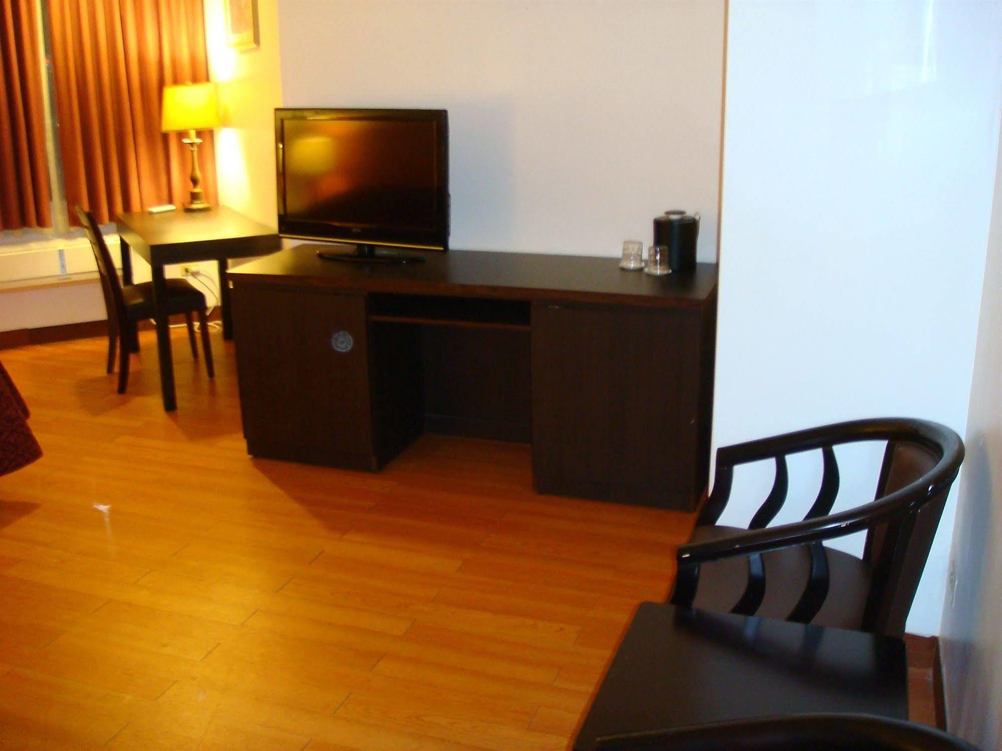 Grand Plaza Hotel Tumon Exterior foto