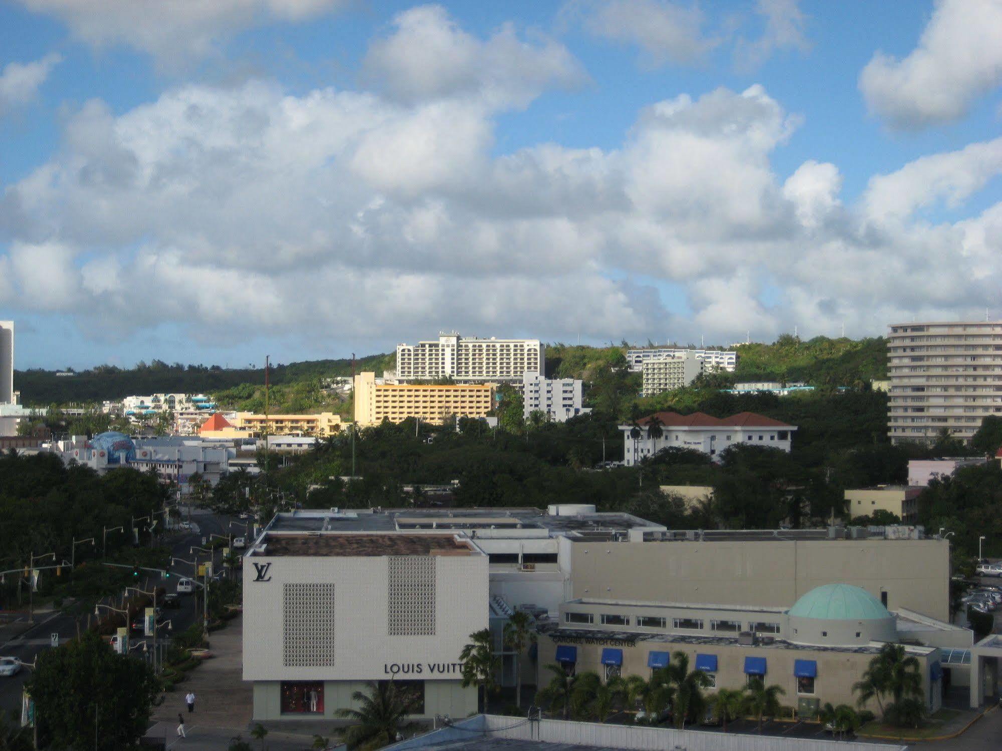 Grand Plaza Hotel Tumon Exterior foto
